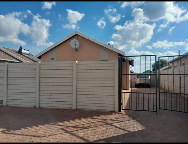 2 BEDROOM HOUSE FOR SALE IN SKY CITY